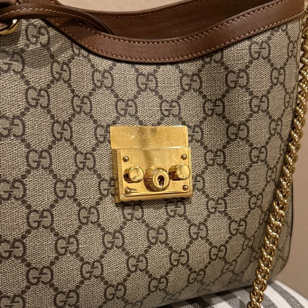 GUCCI Padlock Medium GG Supreme Canvas & Leather Shoulder Bag - Picture 2 of 7
